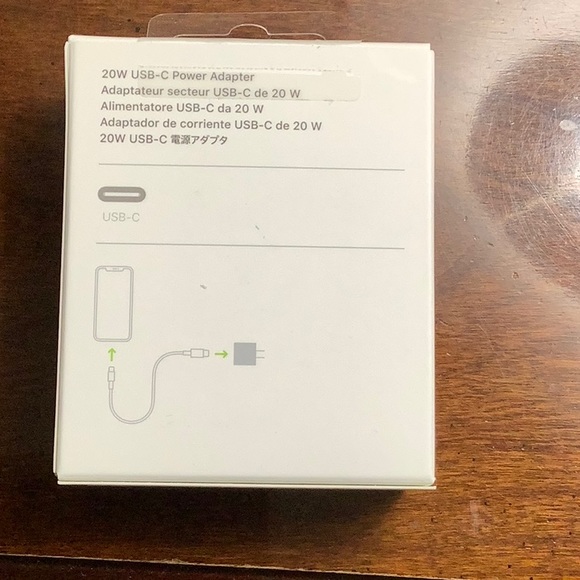 Apple USB-C Power Adapter Box - Picture 3 of 3